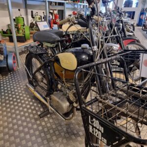 Grand, knallert, motorsamling
