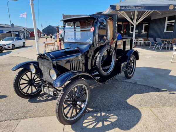 Ford - Model T Pickup